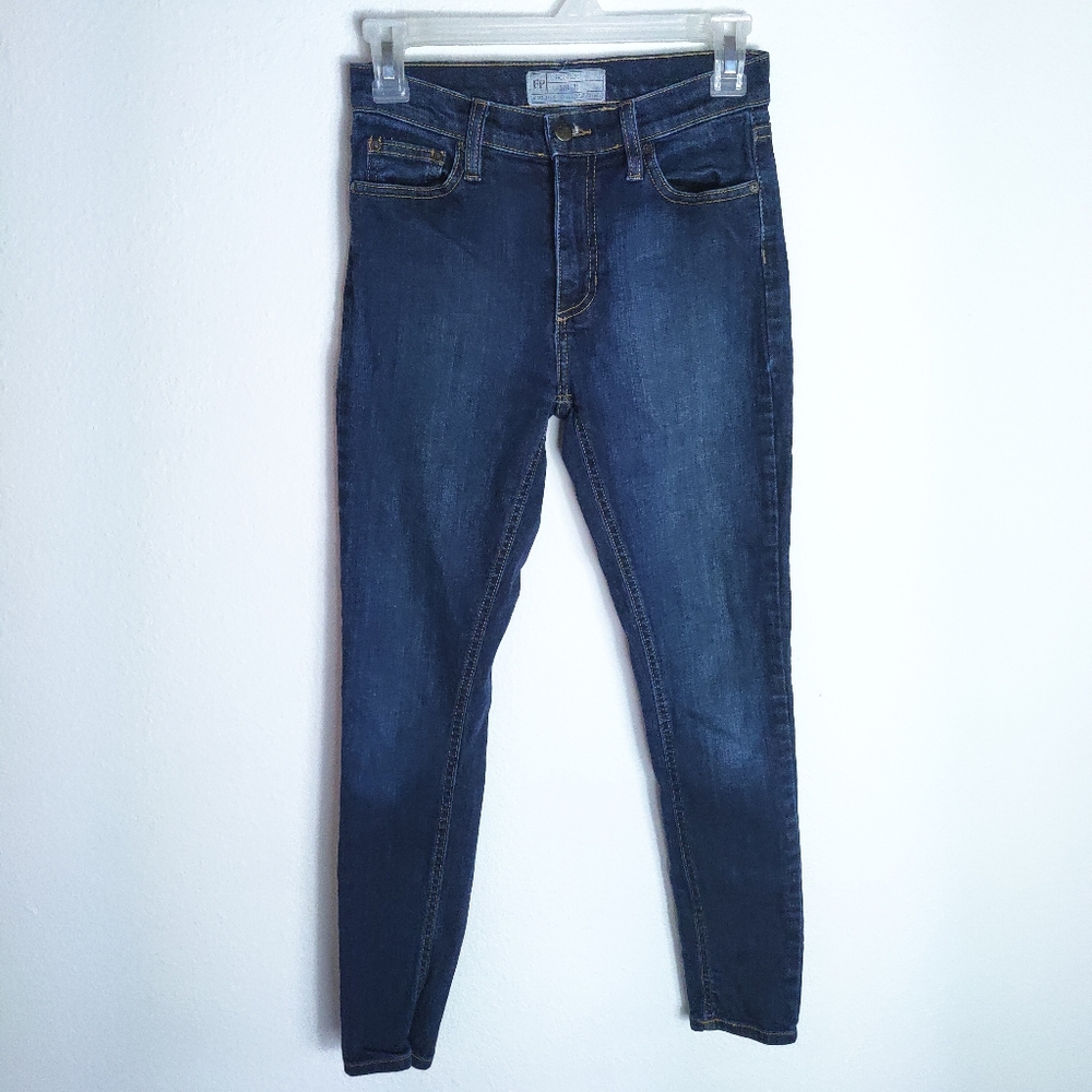 Free People Dark Wash Medium Rise Skinny Jeans Size 25